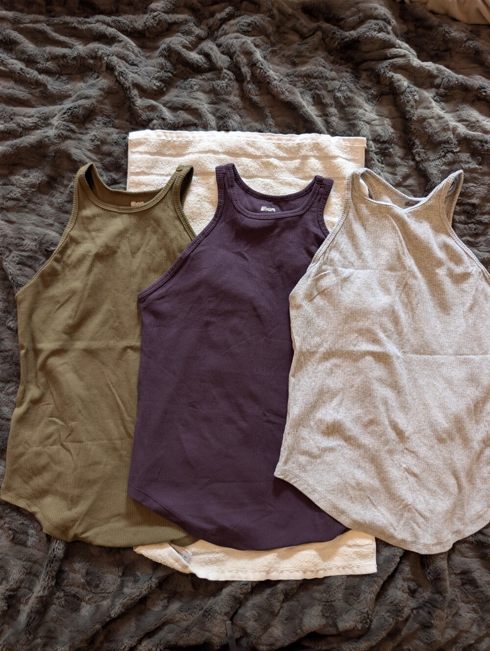 THREE Old Navy Cloudlite High Neck Racerback Women’s Ribbed Tank Top Size L